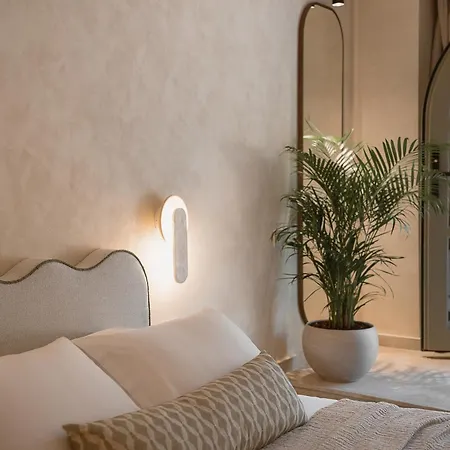 Eteon Living Aparthotel 4*
