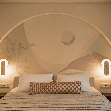 Eteon Living Aparthotel 4*